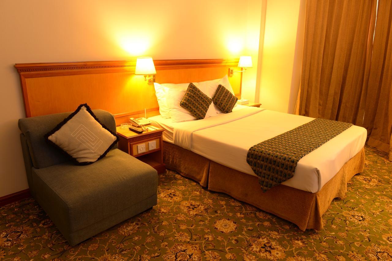 Phoenicia Hotel Manama Exterior photo