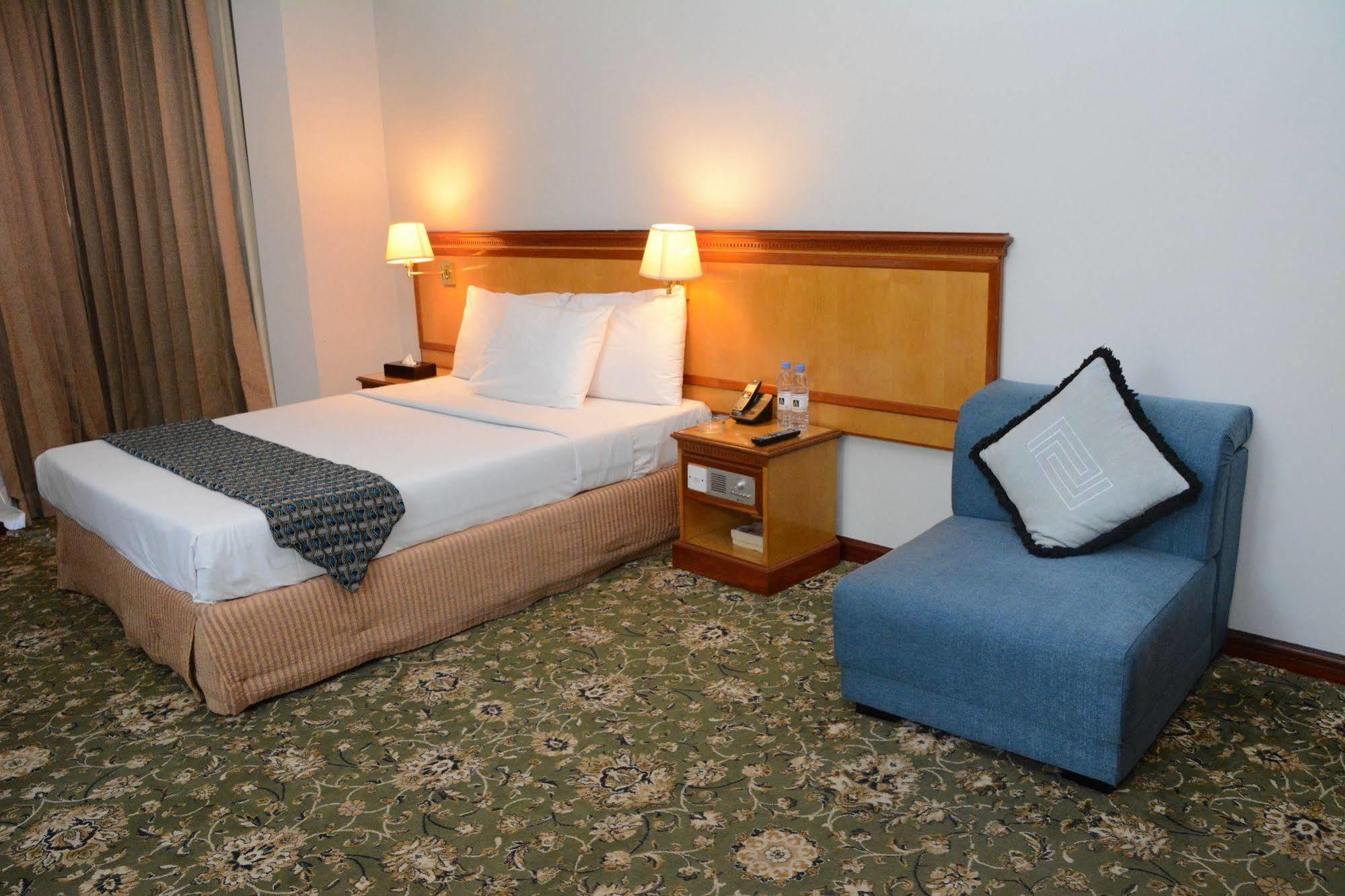 Phoenicia Hotel Manama Exterior photo